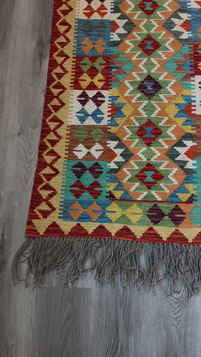 Handmade Persian Kilim Rug 124